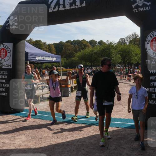 08.09.2024 - Stadtparktriathlon Luisa Fischer http://msf.ph/oto/7037036 08.09.2024 11:43:01 Ziel 338, 390, 455 meine-sportfotos.de