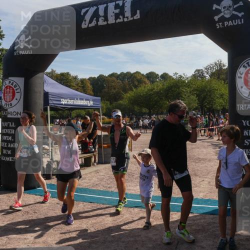 08.09.2024 - Stadtparktriathlon Luisa Fischer http://msf.ph/oto/7037037 08.09.2024 11:43:02 Ziel 338, 390, 455 meine-sportfotos.de