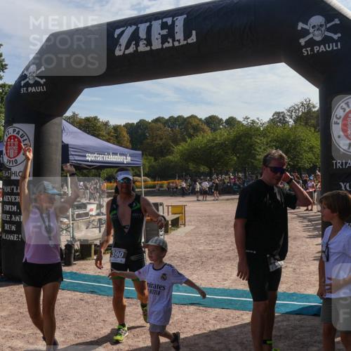 08.09.2024 - Stadtparktriathlon Luisa Fischer http://msf.ph/oto/7037039 08.09.2024 11:43:03 Ziel 338, 390, 455 meine-sportfotos.de