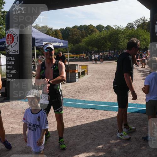 08.09.2024 - Stadtparktriathlon Luisa Fischer http://msf.ph/oto/7037040 08.09.2024 11:43:05 Ziel 338, 390, 455 meine-sportfotos.de