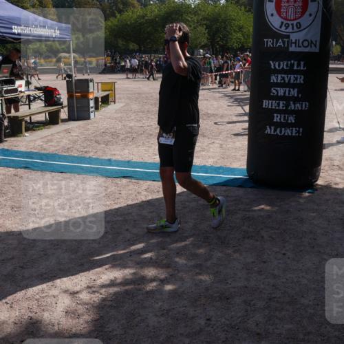 08.09.2024 - Stadtparktriathlon Luisa Fischer http://msf.ph/oto/7037041 08.09.2024 11:43:17 Ziel  meine-sportfotos.de