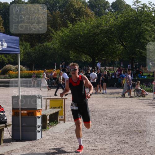 08.09.2024 - Stadtparktriathlon Luisa Fischer http://msf.ph/oto/7037044 08.09.2024 11:43:50 Ziel 430 meine-sportfotos.de