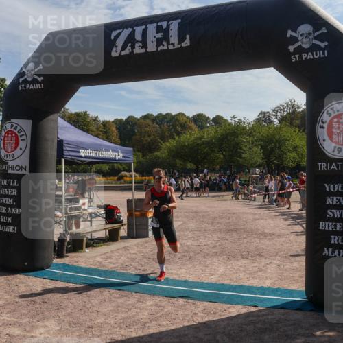 08.09.2024 - Stadtparktriathlon Luisa Fischer http://msf.ph/oto/7037045 08.09.2024 11:43:51 Ziel 430 meine-sportfotos.de
