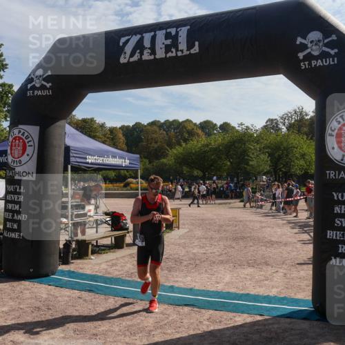 08.09.2024 - Stadtparktriathlon Luisa Fischer http://msf.ph/oto/7037046 08.09.2024 11:43:51 Ziel 430 meine-sportfotos.de