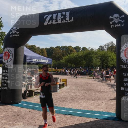 08.09.2024 - Stadtparktriathlon Luisa Fischer http://msf.ph/oto/7037047 08.09.2024 11:43:52 Ziel 430 meine-sportfotos.de