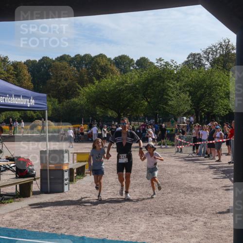08.09.2024 - Stadtparktriathlon Luisa Fischer http://msf.ph/oto/7037054 08.09.2024 11:44:01 Ziel 447 meine-sportfotos.de