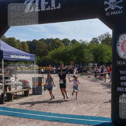 08.09.2024 - Stadtparktriathlon Luisa Fischer http://msf.ph/oto/7037055 08.09.2024 11:44:01 Ziel 447 meine-sportfotos.de