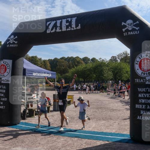 08.09.2024 - Stadtparktriathlon Luisa Fischer http://msf.ph/oto/7037058 08.09.2024 11:44:02 Ziel 447 meine-sportfotos.de