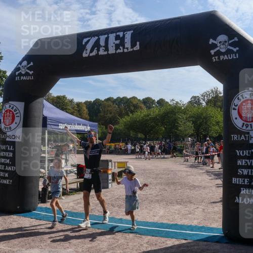 08.09.2024 - Stadtparktriathlon Luisa Fischer http://msf.ph/oto/7037059 08.09.2024 11:44:02 Ziel 447 meine-sportfotos.de