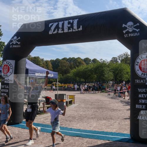 08.09.2024 - Stadtparktriathlon Luisa Fischer http://msf.ph/oto/7037061 08.09.2024 11:44:03 Ziel 447 meine-sportfotos.de