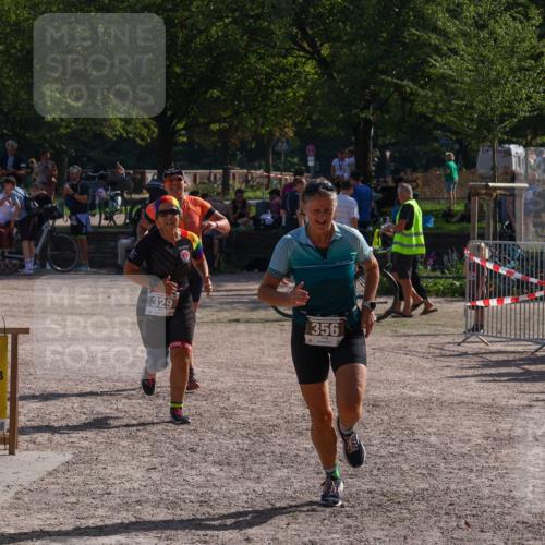 08.09.2024 - Stadtparktriathlon Luisa Fischer http://msf.ph/oto/7037062 08.09.2024 11:44:19 Ziel 329, 347, 356 meine-sportfotos.de