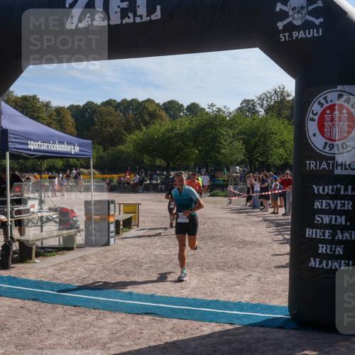 08.09.2024 - Stadtparktriathlon Luisa Fischer http://msf.ph/oto/7037066 08.09.2024 11:44:20 Ziel 329, 347, 356 meine-sportfotos.de