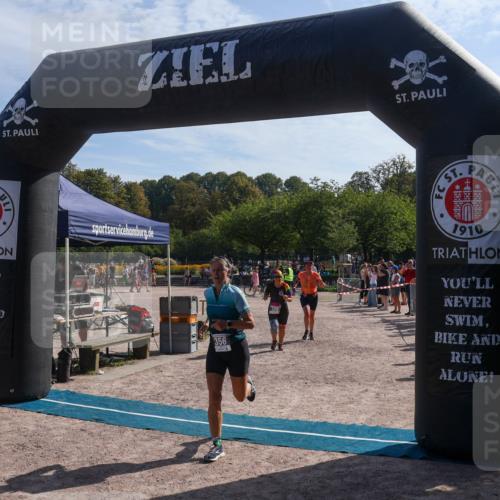 08.09.2024 - Stadtparktriathlon Luisa Fischer http://msf.ph/oto/7037068 08.09.2024 11:44:21 Ziel 329, 347, 356 meine-sportfotos.de