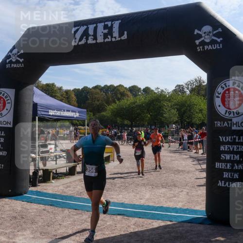 08.09.2024 - Stadtparktriathlon Luisa Fischer http://msf.ph/oto/7037069 08.09.2024 11:44:21 Ziel 329, 347, 356 meine-sportfotos.de