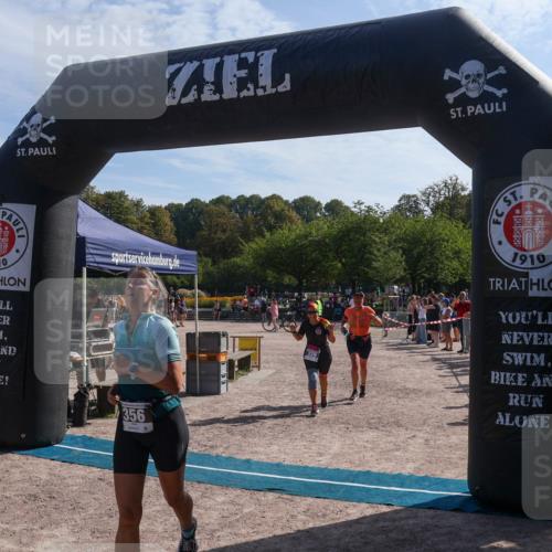 08.09.2024 - Stadtparktriathlon Luisa Fischer http://msf.ph/oto/7037070 08.09.2024 11:44:22 Ziel 329, 347, 356 meine-sportfotos.de