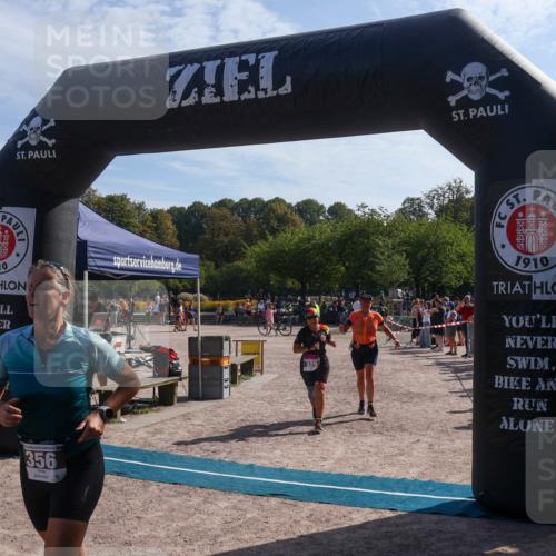 08.09.2024 - Stadtparktriathlon Luisa Fischer http://msf.ph/oto/7037071 08.09.2024 11:44:22 Ziel 329, 347, 356 meine-sportfotos.de