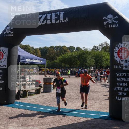 08.09.2024 - Stadtparktriathlon Luisa Fischer http://msf.ph/oto/7037074 08.09.2024 11:44:23 Ziel 329, 347, 356 meine-sportfotos.de