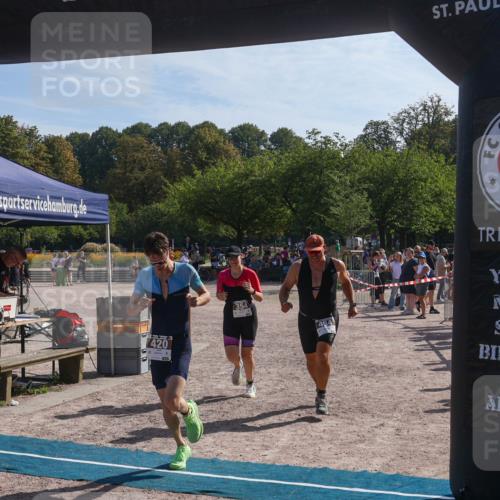 08.09.2024 - Stadtparktriathlon Luisa Fischer http://msf.ph/oto/7037082 08.09.2024 11:44:36 Ziel 354, 420, 434 meine-sportfotos.de