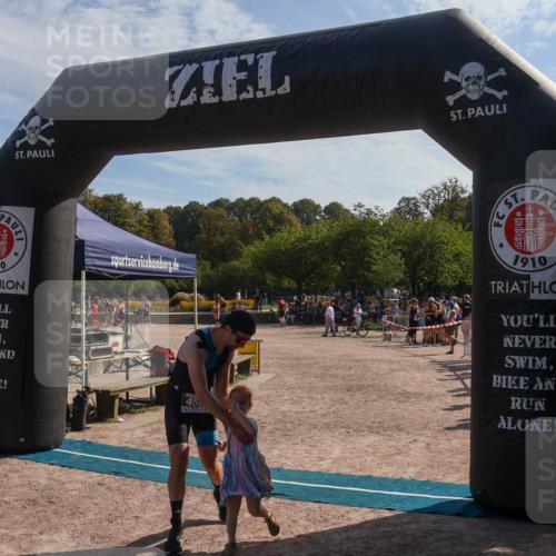 08.09.2024 - Stadtparktriathlon Luisa Fischer http://msf.ph/oto/7037090 08.09.2024 11:44:59 Ziel 458 meine-sportfotos.de