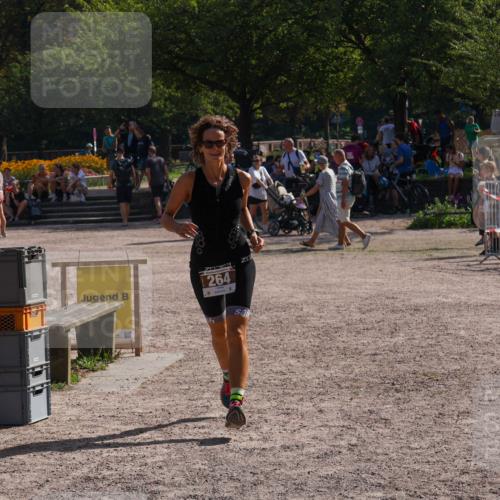 08.09.2024 - Stadtparktriathlon Luisa Fischer http://msf.ph/oto/7037091 08.09.2024 11:45:29 Ziel 264 meine-sportfotos.de