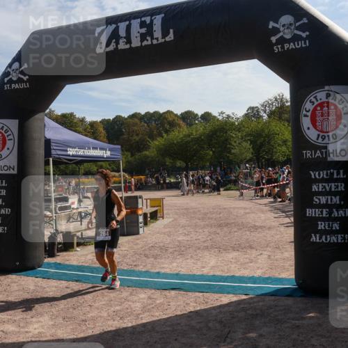 08.09.2024 - Stadtparktriathlon Luisa Fischer http://msf.ph/oto/7037093 08.09.2024 11:45:31 Ziel 264 meine-sportfotos.de