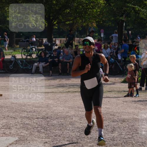 08.09.2024 - Stadtparktriathlon Luisa Fischer http://msf.ph/oto/7037100 08.09.2024 11:46:10 Ziel 417 meine-sportfotos.de