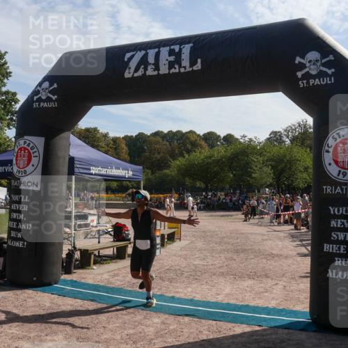 08.09.2024 - Stadtparktriathlon Luisa Fischer http://msf.ph/oto/7037107 08.09.2024 11:46:13 Ziel 417 meine-sportfotos.de