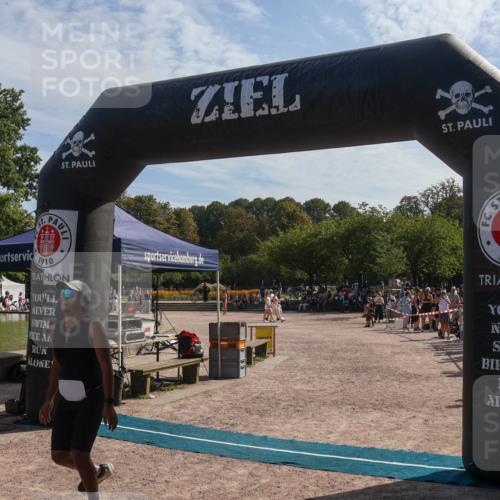 08.09.2024 - Stadtparktriathlon Luisa Fischer http://msf.ph/oto/7037110 08.09.2024 11:46:13 Ziel 417 meine-sportfotos.de