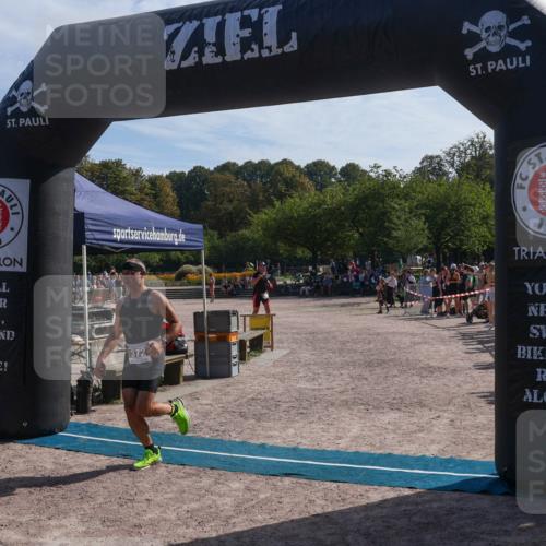 08.09.2024 - Stadtparktriathlon Luisa Fischer http://msf.ph/oto/7037117 08.09.2024 11:46:25 Ziel 372, 429 meine-sportfotos.de