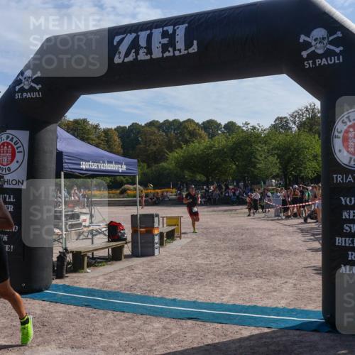 08.09.2024 - Stadtparktriathlon Luisa Fischer http://msf.ph/oto/7037119 08.09.2024 11:46:25 Ziel 372, 429 meine-sportfotos.de