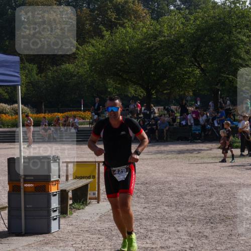 08.09.2024 - Stadtparktriathlon Luisa Fischer http://msf.ph/oto/7037121 08.09.2024 11:46:27 Ziel 372, 429 meine-sportfotos.de