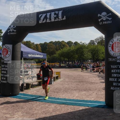 08.09.2024 - Stadtparktriathlon Luisa Fischer http://msf.ph/oto/7037122 08.09.2024 11:46:29 Ziel 372, 429 meine-sportfotos.de