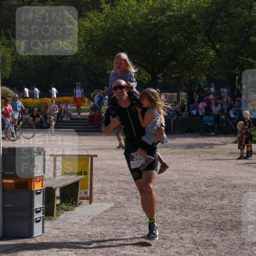 08.09.2024 - Stadtparktriathlon Luisa Fischer http://msf.ph/oto/7037125 08.09.2024 11:46:37 Ziel 366 meine-sportfotos.de