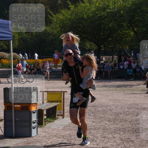 08.09.2024 - Stadtparktriathlon Luisa Fischer http://msf.ph/oto/7037126 08.09.2024 11:46:38 Ziel 366 meine-sportfotos.de