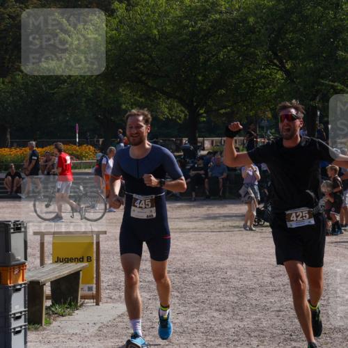 08.09.2024 - Stadtparktriathlon Luisa Fischer http://msf.ph/oto/7037131 08.09.2024 11:46:49 Ziel 425, 445 meine-sportfotos.de
