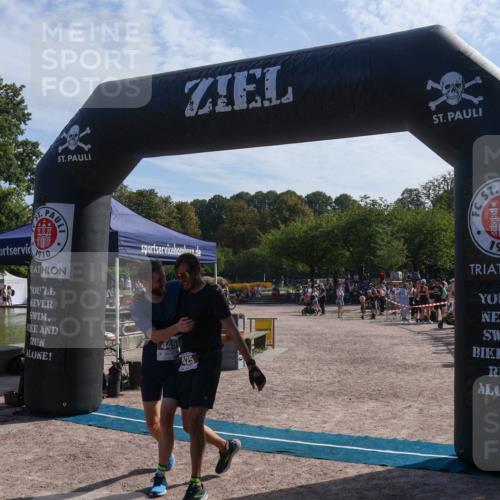 08.09.2024 - Stadtparktriathlon Luisa Fischer http://msf.ph/oto/7037140 08.09.2024 11:46:51 Ziel 425, 445 meine-sportfotos.de