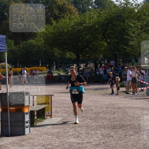 08.09.2024 - Stadtparktriathlon Luisa Fischer http://msf.ph/oto/7037152 08.09.2024 11:47:04 Ziel 315, 375, 444, 471 meine-sportfotos.de
