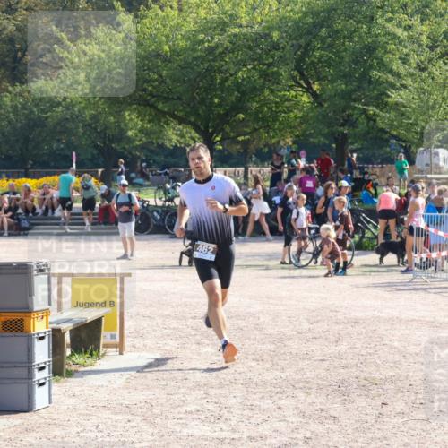 08.09.2024 - Stadtparktriathlon Luisa Fischer http://msf.ph/oto/7037170 08.09.2024 11:47:55 Ziel 462 meine-sportfotos.de