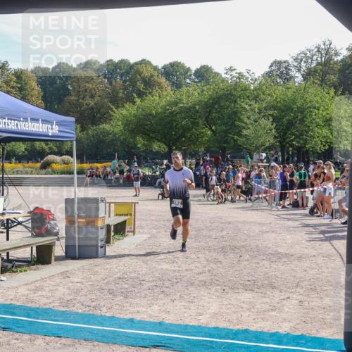 08.09.2024 - Stadtparktriathlon Luisa Fischer http://msf.ph/oto/7037172 08.09.2024 11:47:55 Ziel 462 meine-sportfotos.de