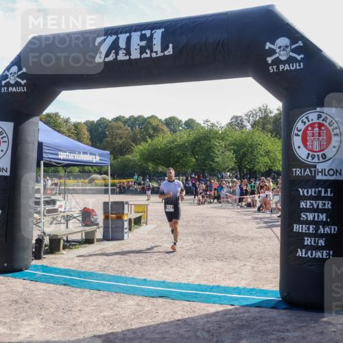 08.09.2024 - Stadtparktriathlon Luisa Fischer http://msf.ph/oto/7037173 08.09.2024 11:47:56 Ziel 462 meine-sportfotos.de