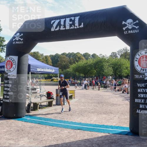 08.09.2024 - Stadtparktriathlon Luisa Fischer http://msf.ph/oto/7037180 08.09.2024 11:48:21 Ziel 549 meine-sportfotos.de