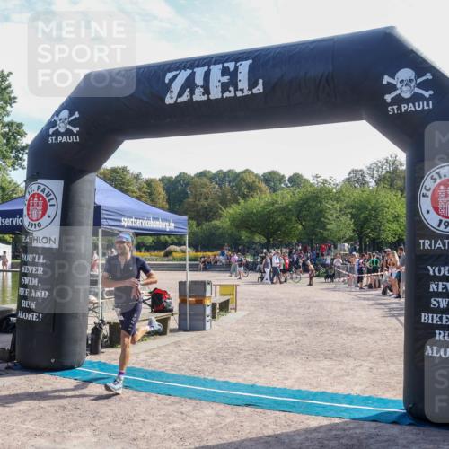 08.09.2024 - Stadtparktriathlon Luisa Fischer http://msf.ph/oto/7037182 08.09.2024 11:48:21 Ziel 549 meine-sportfotos.de