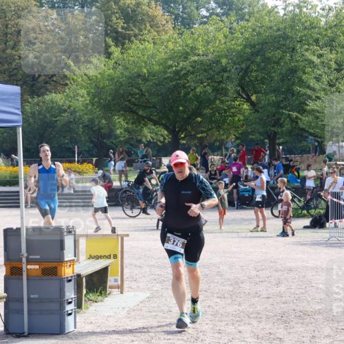 08.09.2024 - Stadtparktriathlon Luisa Fischer http://msf.ph/oto/7037189 08.09.2024 11:48:53 Ziel 376, 551 meine-sportfotos.de