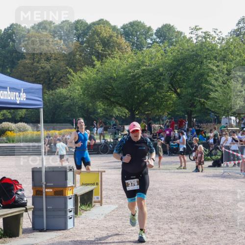 08.09.2024 - Stadtparktriathlon Luisa Fischer http://msf.ph/oto/7037191 08.09.2024 11:48:53 Ziel 376, 551 meine-sportfotos.de