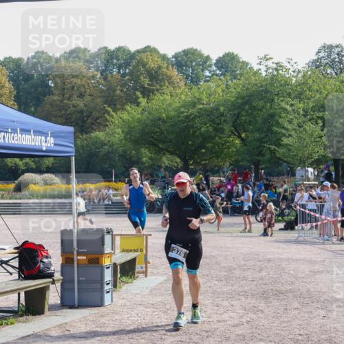 08.09.2024 - Stadtparktriathlon Luisa Fischer http://msf.ph/oto/7037192 08.09.2024 11:48:53 Ziel 376, 551 meine-sportfotos.de