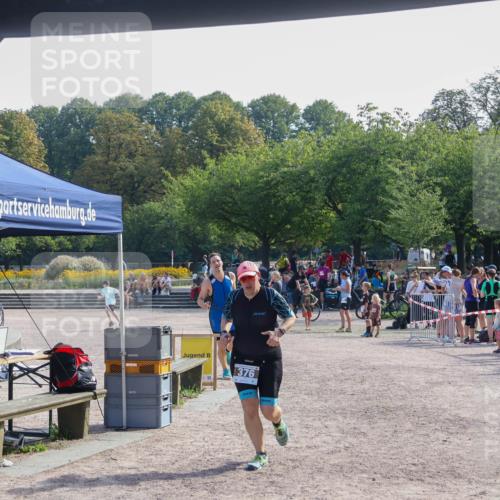 08.09.2024 - Stadtparktriathlon Luisa Fischer http://msf.ph/oto/7037193 08.09.2024 11:48:53 Ziel 376, 551 meine-sportfotos.de