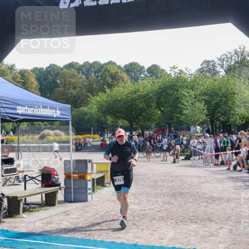 08.09.2024 - Stadtparktriathlon Luisa Fischer http://msf.ph/oto/7037194 08.09.2024 11:48:54 Ziel 376, 551 meine-sportfotos.de