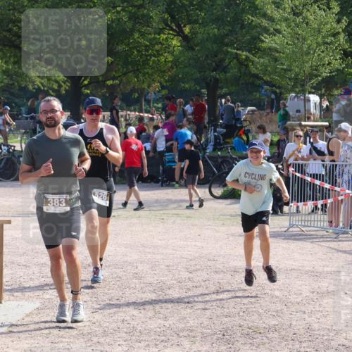 08.09.2024 - Stadtparktriathlon Luisa Fischer http://msf.ph/oto/7037206 08.09.2024 11:49:06 Ziel 383, 526 meine-sportfotos.de