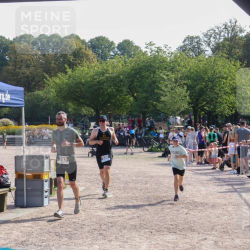08.09.2024 - Stadtparktriathlon Luisa Fischer http://msf.ph/oto/7037210 08.09.2024 11:49:07 Ziel 383, 526 meine-sportfotos.de