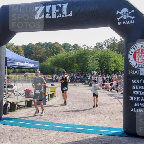 08.09.2024 - Stadtparktriathlon Luisa Fischer http://msf.ph/oto/7037213 08.09.2024 11:49:08 Ziel 383, 526 meine-sportfotos.de